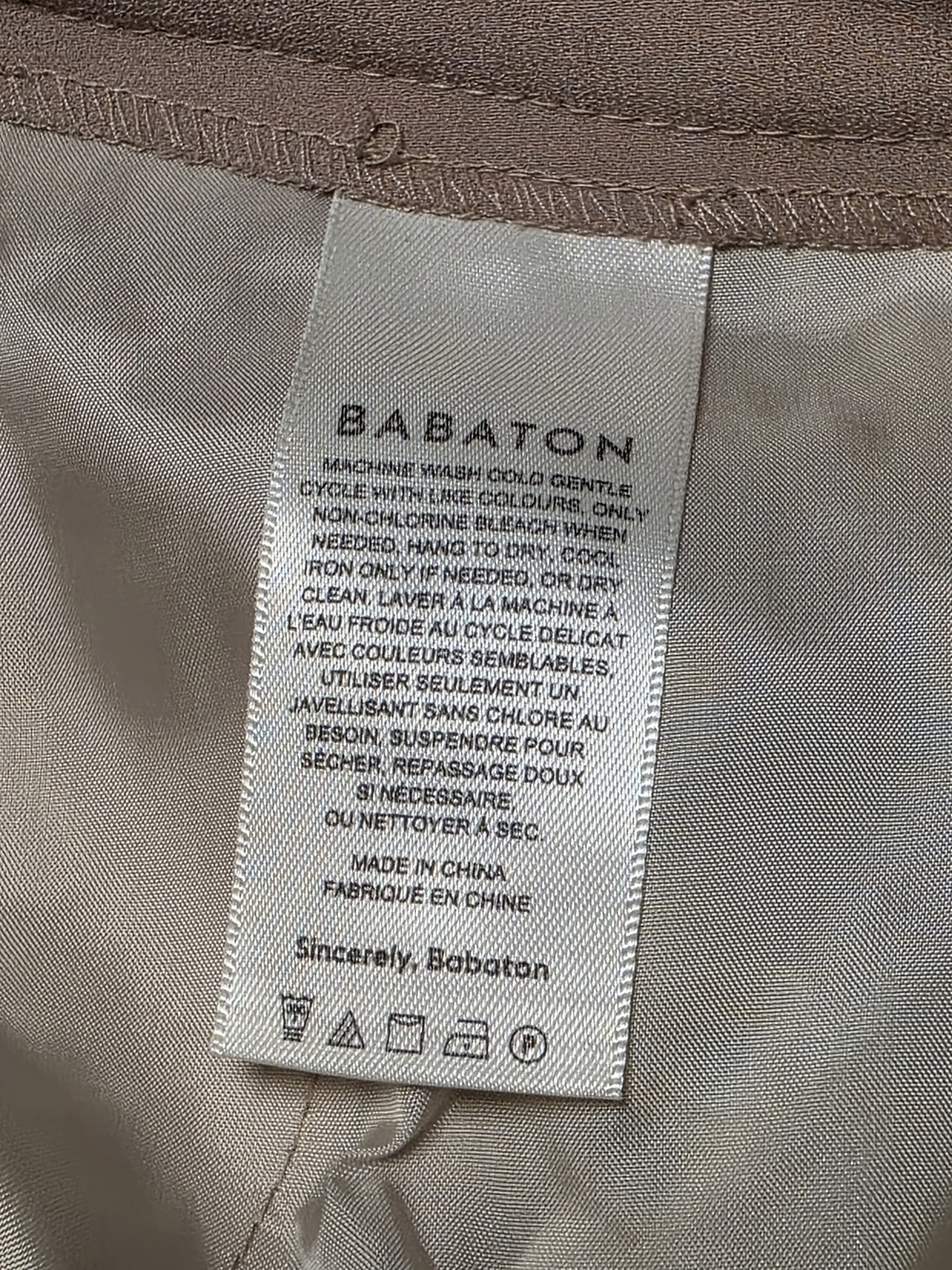 NWOT Aritzia Babaton Tailored Shorts - Taupe/Brown Size 8 - Picture 5 of 6